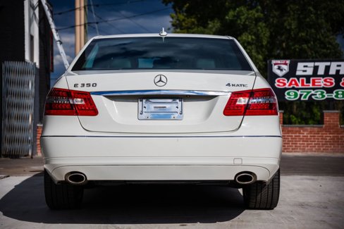 Used 2010 Mercedes-Benz E 350 4MATIC Sedan image 3
