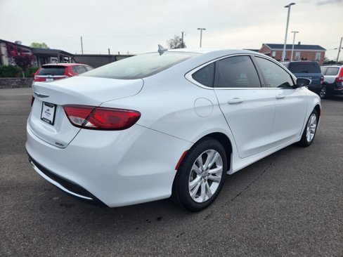 Used 2017 Chrysler 200 Limited Platinum image 9