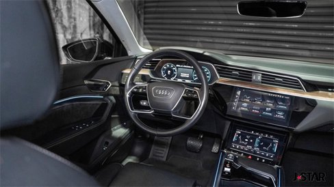 Used 2019 Audi e-tron Prestige w/ Prestige Package image 5