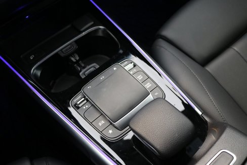 Used 2021 Mercedes-Benz GLB 250 4MATIC image 41