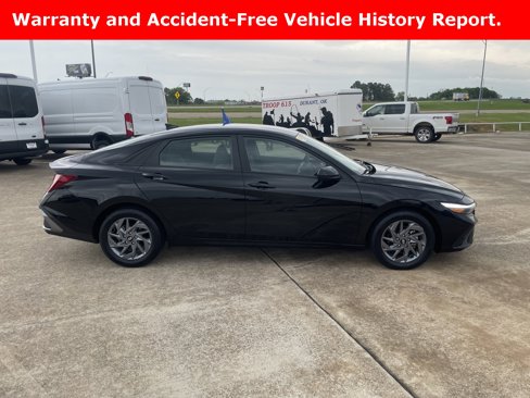 Used 2024 Hyundai Elantra SEL image 4