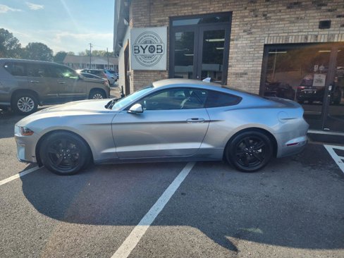 Used 2020 Ford Mustang Coupe image 2