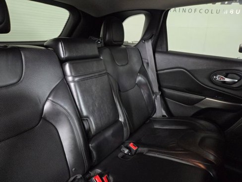 Used 2019 Jeep Cherokee Limited w/ Technology Group image 18
