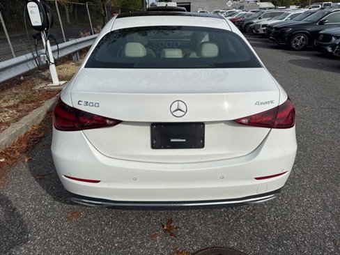 Used 2022 Mercedes-Benz C 300 4MATIC Sedan image 5