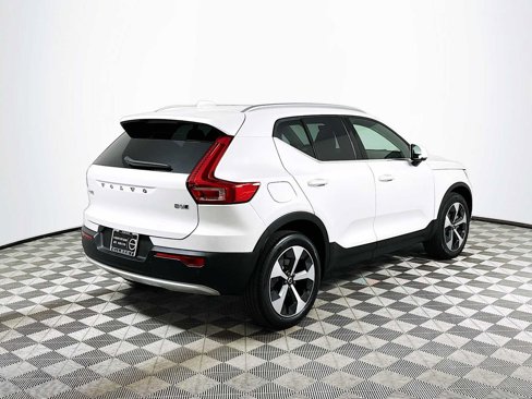 Certified 2025 Volvo XC40 B5 Plus image 7