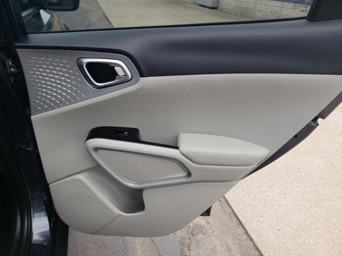 Used 2020 Kia Soul LX image 17