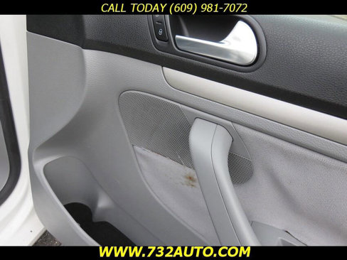 Used 2009 Volkswagen Rabbit S image 32