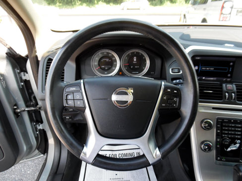 Used 2011 Volvo XC60 T6 image 11