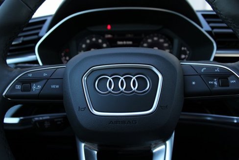 New 2025 Audi Q3 2.0T Premium image 11
