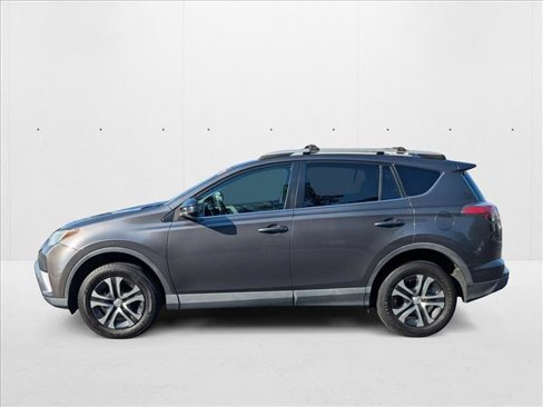 Used 2018 Toyota RAV4 LE image 9