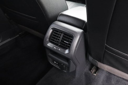 Used 2022 Volkswagen Tiguan SE image 50