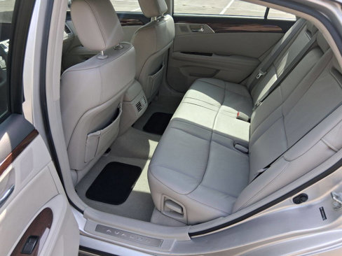 Used 2009 Toyota Avalon XLS image 13