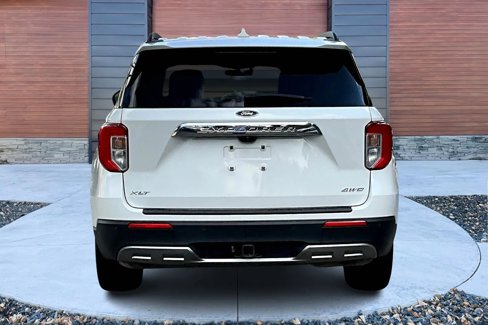 Used 2021 Ford Explorer XLT w/ Equipment Group 202A image 4