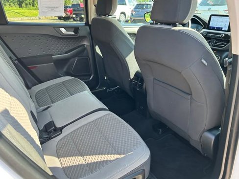 Used 2020 Ford Escape SE image 21