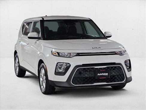 Used 2022 Kia Soul S image 3