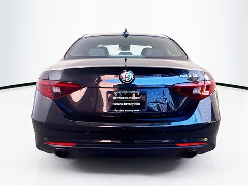 Used 2022 Alfa Romeo Giulia Sprint image 10