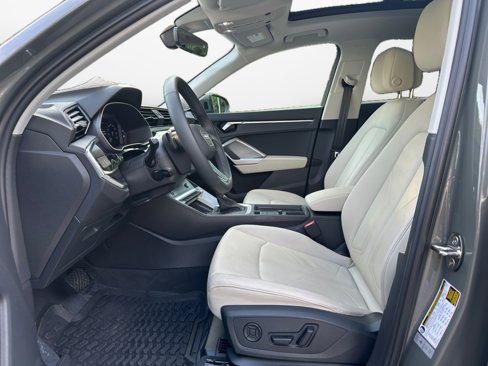 Certified 2025 Audi Q3 2.0T Premium Plus image 9