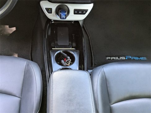 Used 2019 Toyota Prius Prime Premium image 19