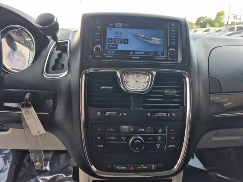 Used 2012 Chrysler Town & Country Touring w/ Entertainment Group #1 image 8