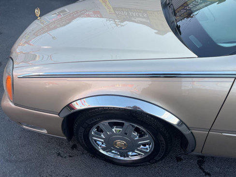 Used 2005 Cadillac De Ville w/ Deville Premium Package image 12