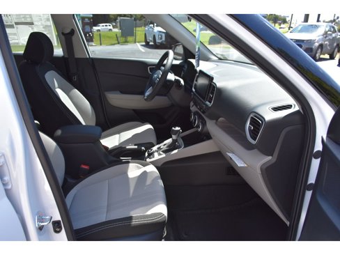 New 2025 Hyundai Venue SEL image 15