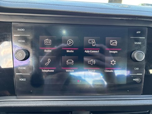 Used 2019 Volkswagen Jetta SEL w/ Cold Weather Package image 19