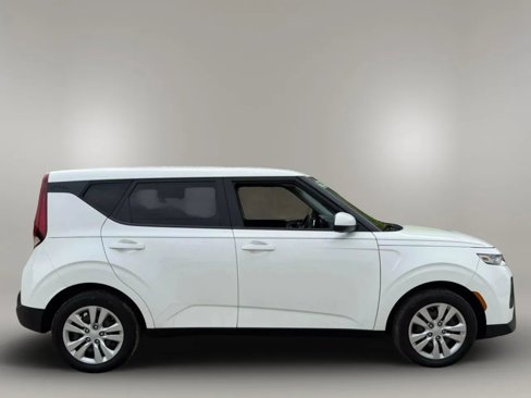 Used 2021 Kia Soul LX image 8