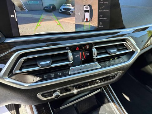 Used 2021 BMW X5 xDrive40i w/ Premium Package image 21