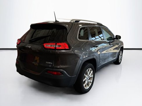 Used 2016 Jeep Cherokee Latitude image 6