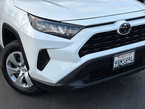 Used 2022 Toyota RAV4 LE image 3