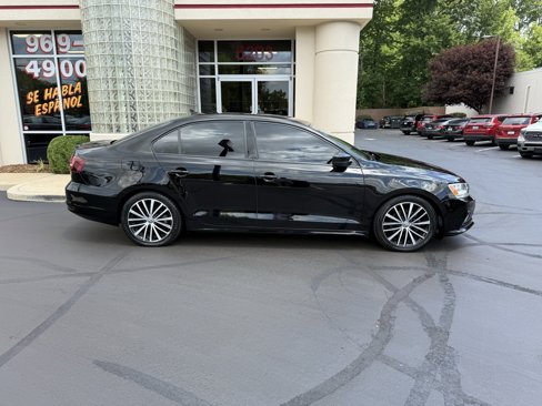 Used 2016 Volkswagen Jetta Sport image 7