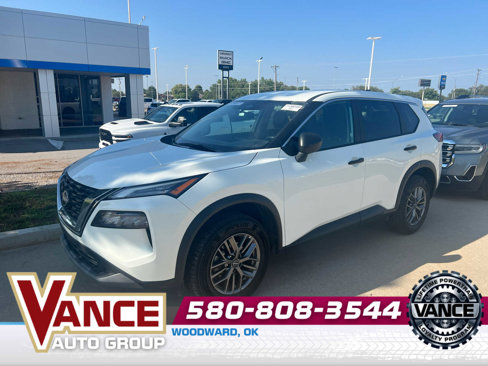 Used 2023 Nissan Rogue S image 1