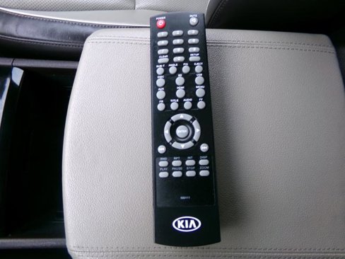 Used 2016 Kia Sedona SX Limited image 28