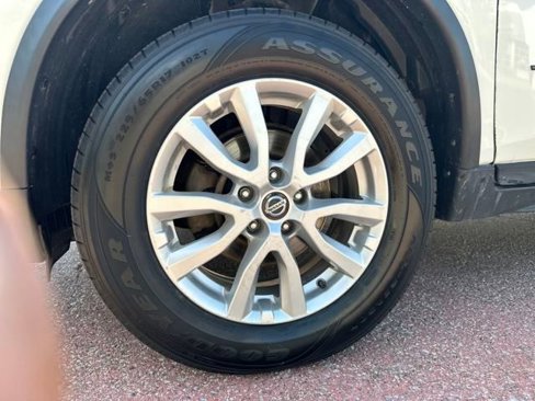 Used 2019 Nissan Rogue SV image 24