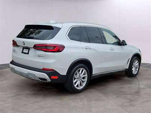 Used 2022 BMW X5 xDrive40i w/ Premium Package image 4