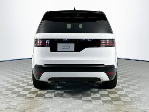 Certified 2025 Land Rover Discovery Dynamic SE image 6
