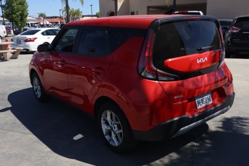 Used 2023 Kia Soul LX w/ LX Technology Package image 6