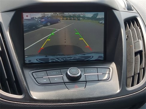 Used 2019 Ford Escape SE image 25