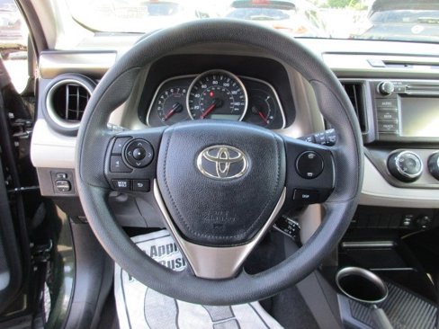 Used 2013 Toyota RAV4 LE image 19