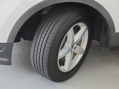 Used 2018 Ford Explorer XLT image 30