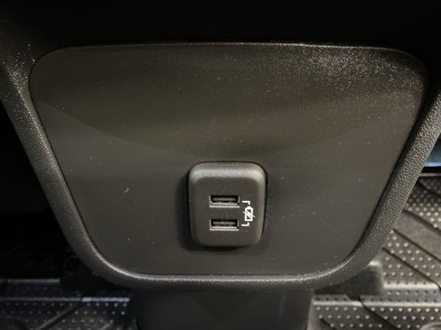 Used 2023 Chevrolet Equinox LT image 16