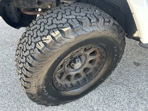 Used 2016 Jeep Wrangler Unlimited Sahara image 16
