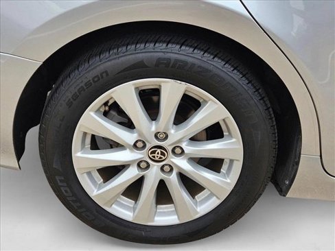 Used 2020 Toyota Camry LE image 21