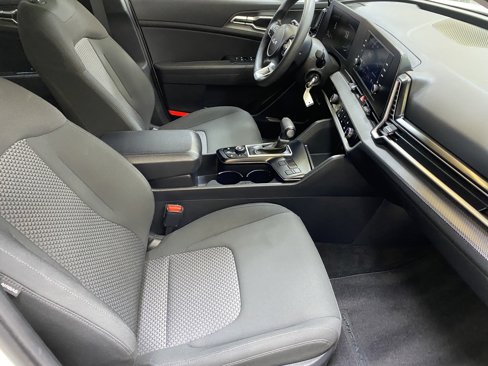 Used 2024 Kia Sportage LX image 23