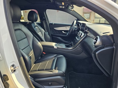 Used 2023 Mercedes-Benz GLC 300 4MATIC Coupe image 15