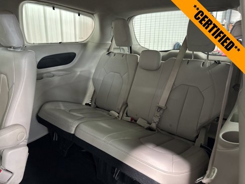 Certified 2021 Chrysler Pacifica Touring-L image 15