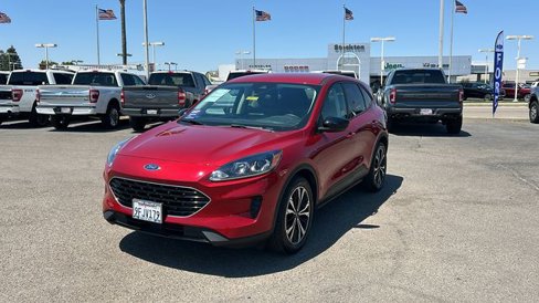 Used 2022 Ford Escape SE w/ SE Sport Appearance Package image 8