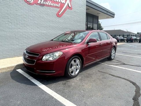 Used 2010 Chevrolet Malibu LT image 2
