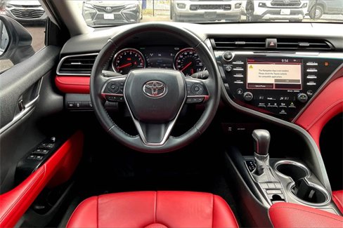 Used 2019 Toyota Camry XSE image 5