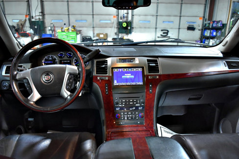 Used 2011 Cadillac Escalade ESV Premium image 39